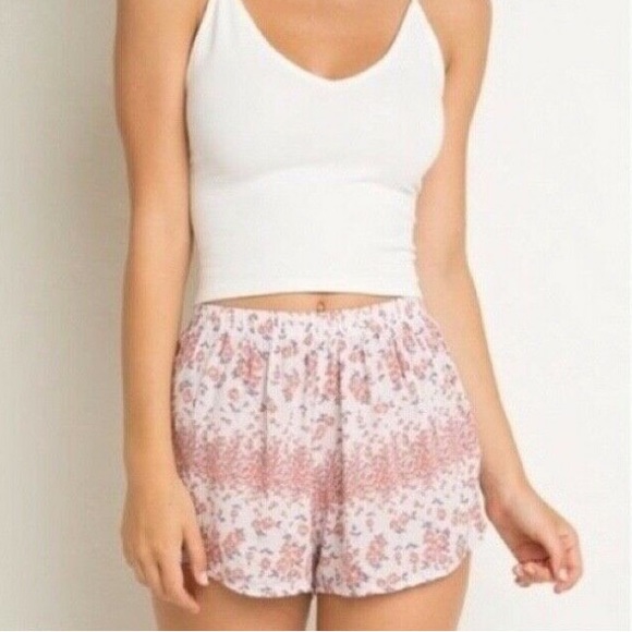 Brandy Melville Shorts - Picture 4 of 4